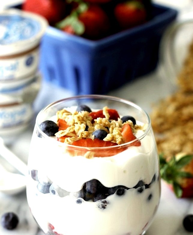 Recipe: Greek Yogurt Berry Parfaits