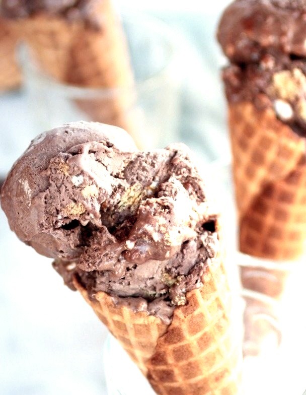 Recipe: Toasted S'more Chocolate Fudge Ice Cream