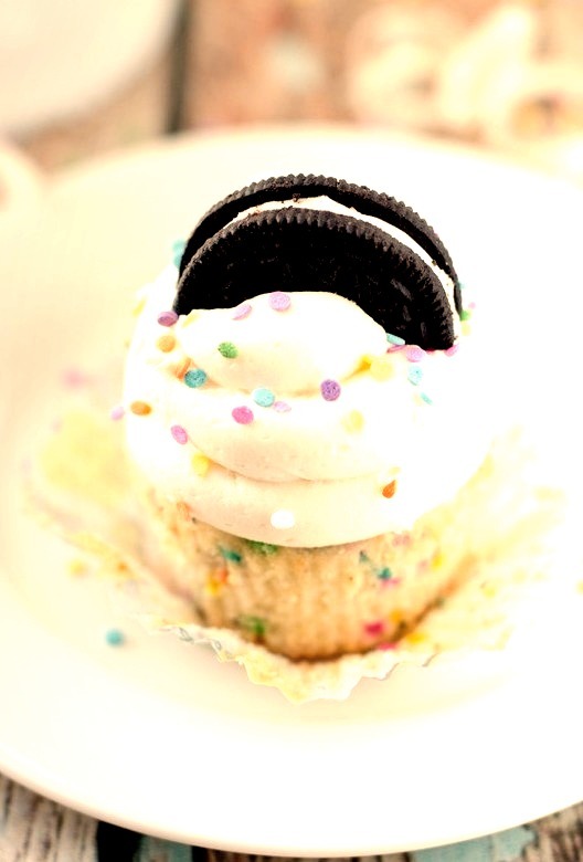 Recipe: Funfetti Birthday Cake Oreo Cupcakes