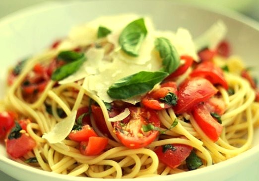 Linguine with Marinated Tomatoes