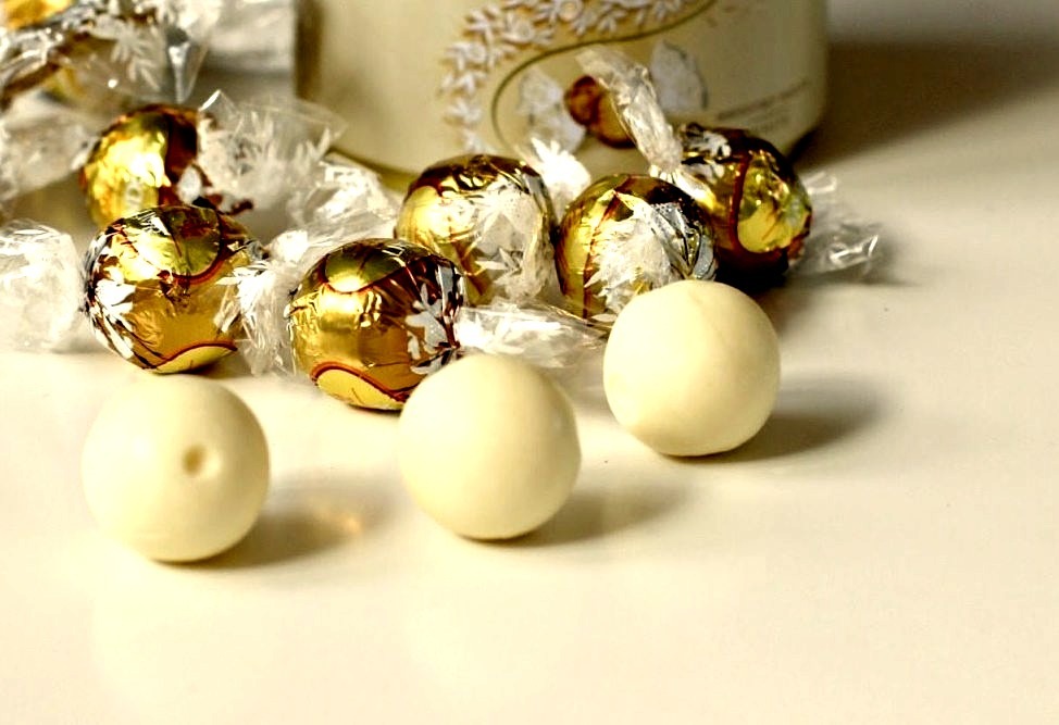 White Chocolate Lindt Chocolates
