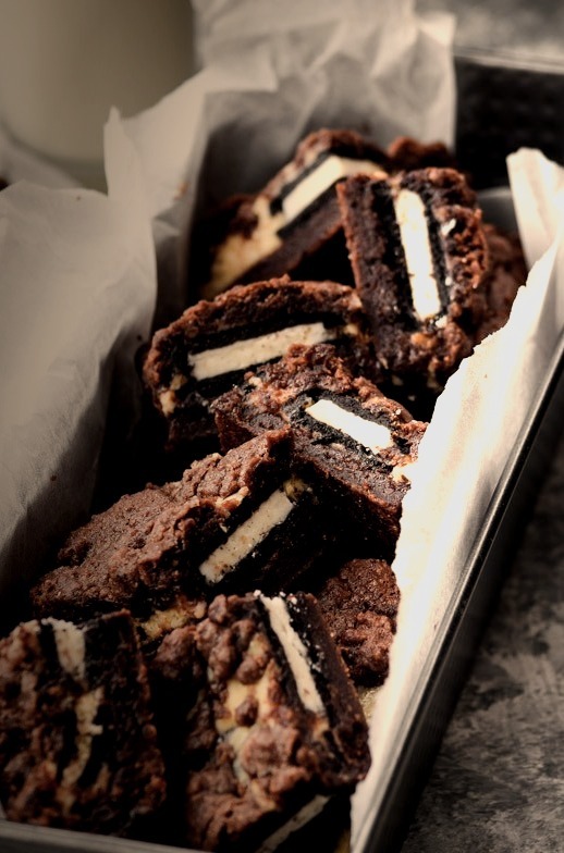 Cookies & Cream Cheesecake Brownie Bars